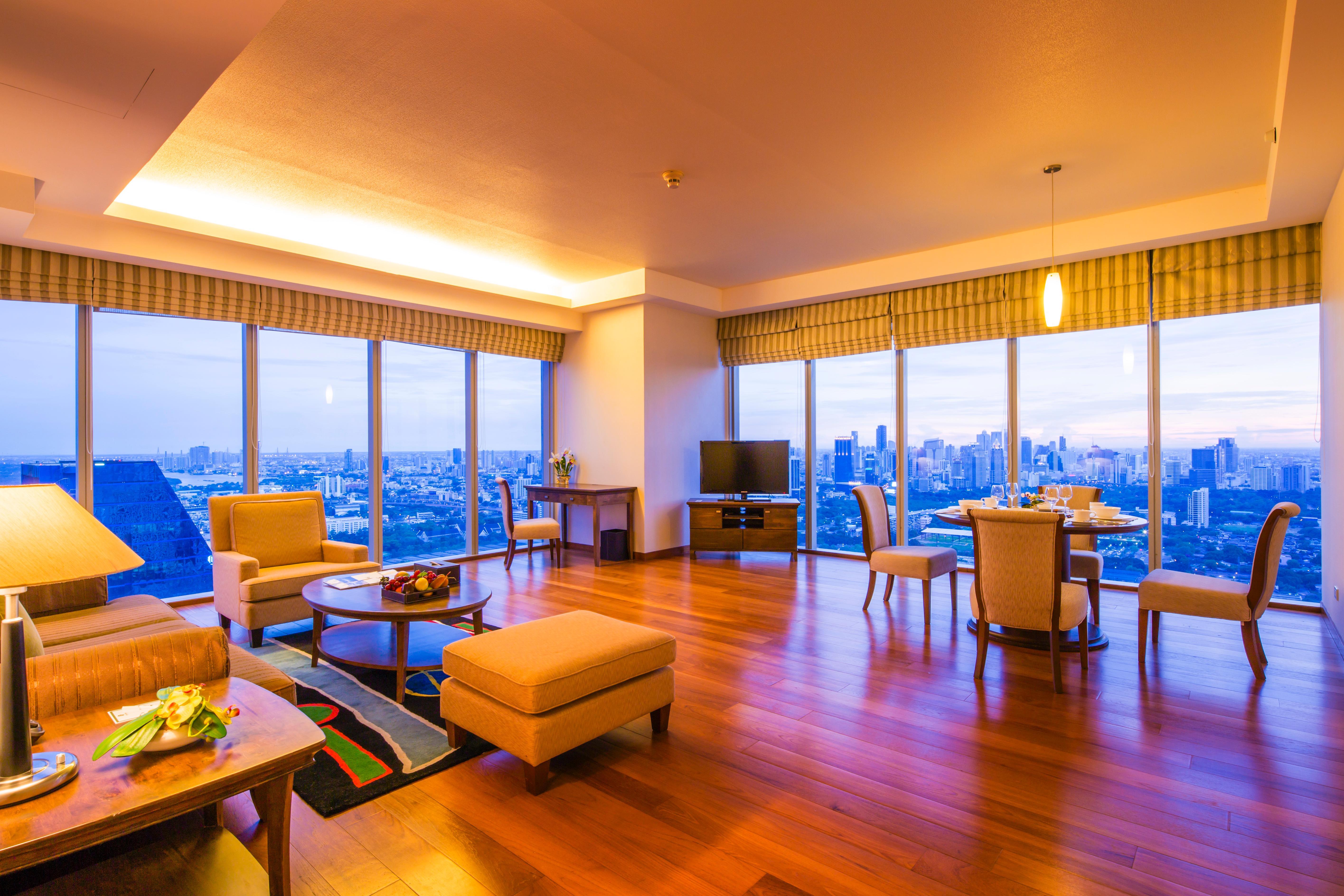 Column Bangkok Hotel Exterior photo