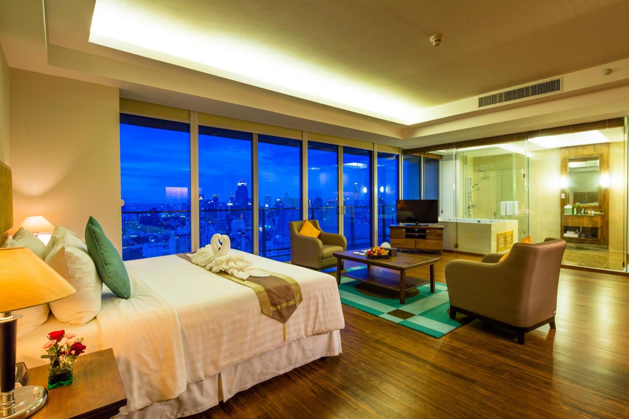 Column Bangkok Hotel Exterior photo